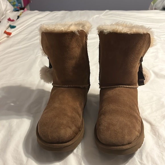 Ugg boot with Pom Pom detail - Picture 2 of 6